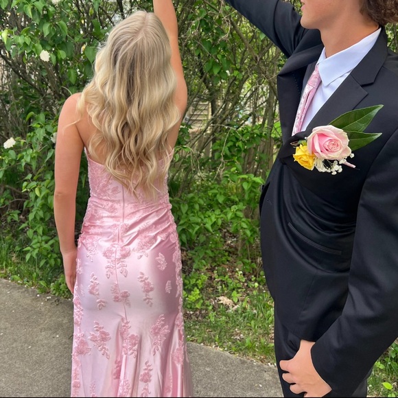 Faviana Dresses & Skirts - Faviana Pink Floral Prom Dress